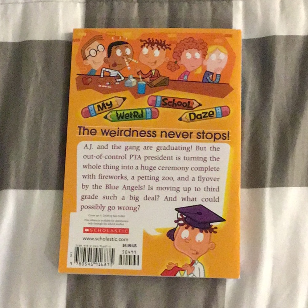 Books - Picture 2 of 6